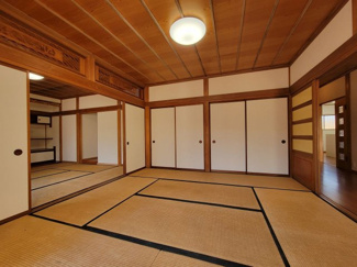 【和室】 | 市川三郷町市川大門　内外装一新中古戸建 敷地161坪 整形地 | 1階8帖和室　続き間　広縁付き