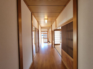 【内装】 | 市川三郷町市川大門　内外装一新中古戸建 敷地161坪 整形地 | 1階廊下