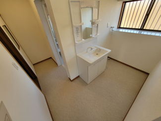 【独立洗面台】 | 市川三郷町市川大門　内外装一新中古戸建 敷地161坪 整形地 | 洗面台も新規交換済み　広い洗面室