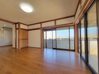 【居間・リビング】 | 市川三郷町市川大門　内外装一新中古戸建 敷地161坪 整形地 | 随時ご見学可能です。お気軽にお問合せください。