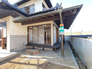 【外観】 | 市川三郷町市川大門　内外装一新中古戸建 敷地161坪 整形地 | 縁側