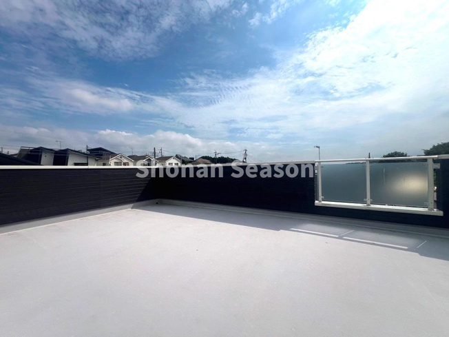 【設備】 | 広々とした屋上スペースが魅力☆
夏はプールをしたり、BBQをするなど充実したプライベート空間を過ごして下さいね♪