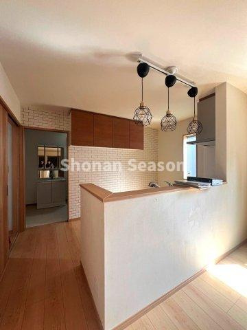 【キッチン】 | カウンター付きキッチンは、食器の後片付けや配膳にも活躍します♪