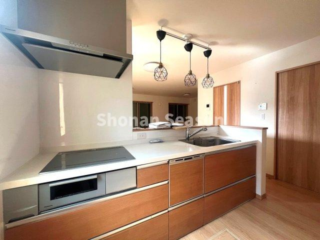 【キッチン】 | IHクッキングヒーターは、小さいお子様やペットがいらっしゃるご家庭でも安全性が高いため、安心です◎