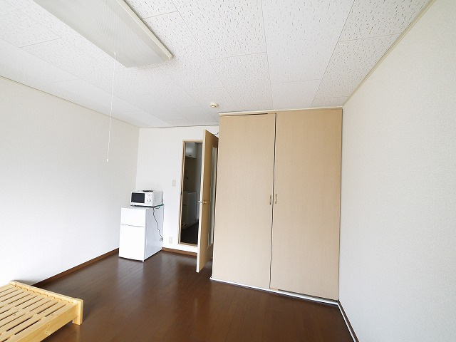 レオパレス大陽弐番館の居間・リビング|使いやすい居間です