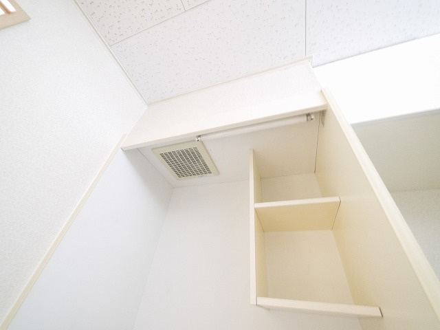 レオパレス大陽弐番館の収納|こまごまとしたものを収納できそうですね