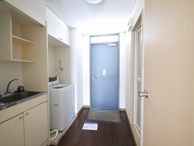 レオパレス大陽弐番館の玄関|シンプルで使いやすい玄関です