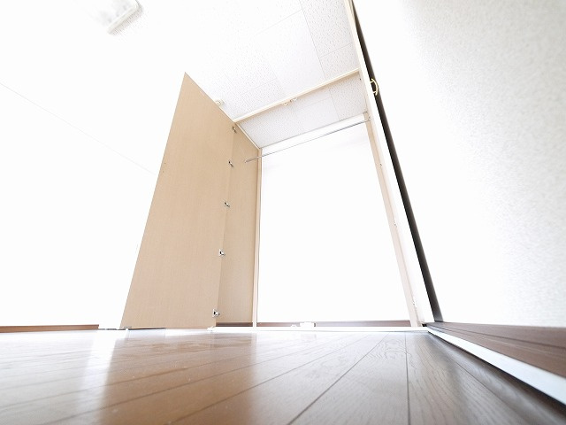 レオパレス大陽弐番館の収納|たっぷりとした収納スペースです