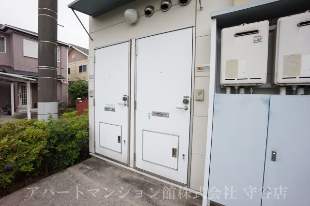 レオパレスカトレアの玄関