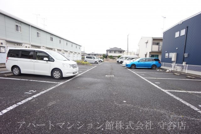 レオパレスカトレアの駐車場