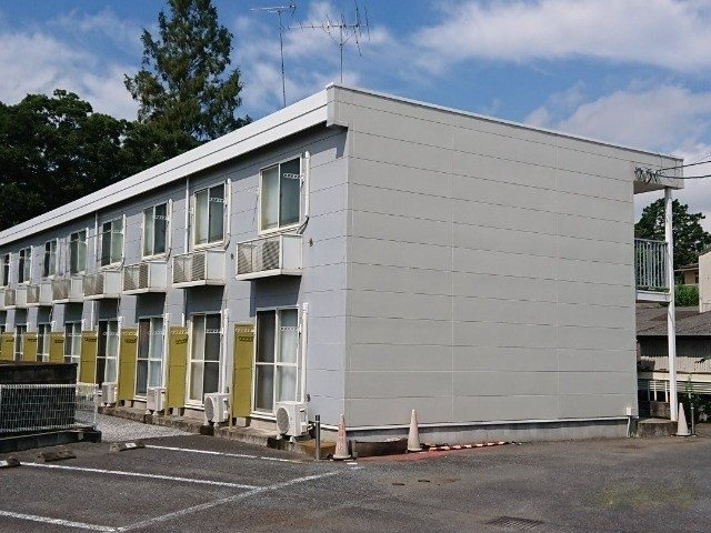 レオパレスシモツマの外観