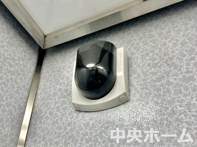 鶯谷日伸ハイツの防犯設備|【防犯カメラ】何かあった時の大事な証拠になることももちろんなりますが、防犯というくらいですので大事なのは防犯カメラがあることによって抑止力につながることですよね。