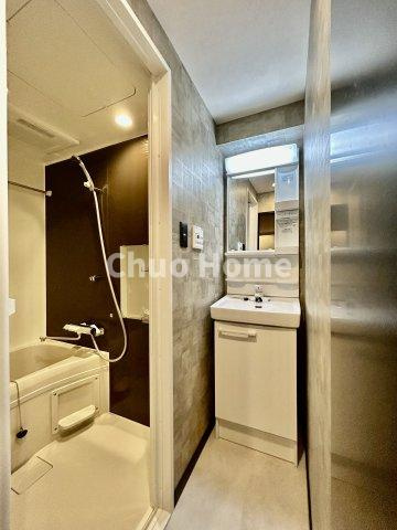 鶯谷日伸ハイツの脱衣所|洗面所