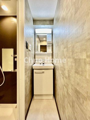 鶯谷日伸ハイツの独立洗面台|洗面化粧台