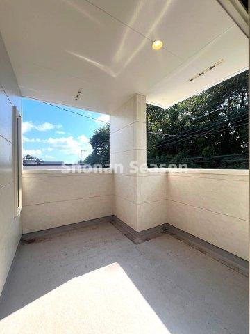 【現地画像あり】 厚木市下川入　全６棟　6号棟のバルコニー|広々としたバルコニーなので、洗濯物干しはもちろん！
ブランチ・ベランピングも楽しめそうですね♪
