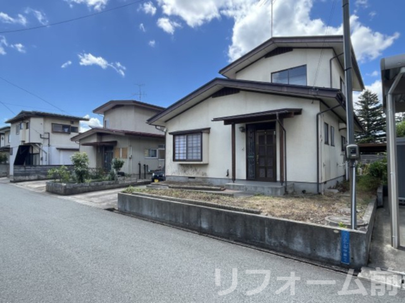 山形市あかねヶ丘二丁目2-7の外観