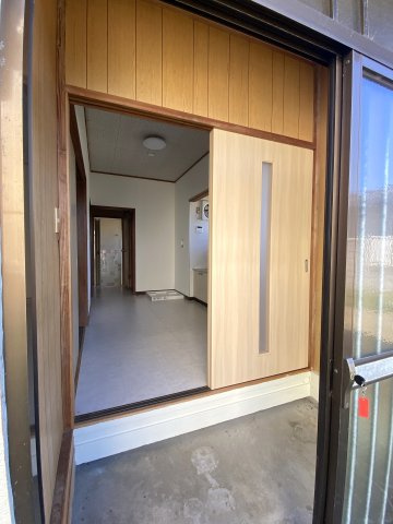 宿　行木2号貸家の玄関