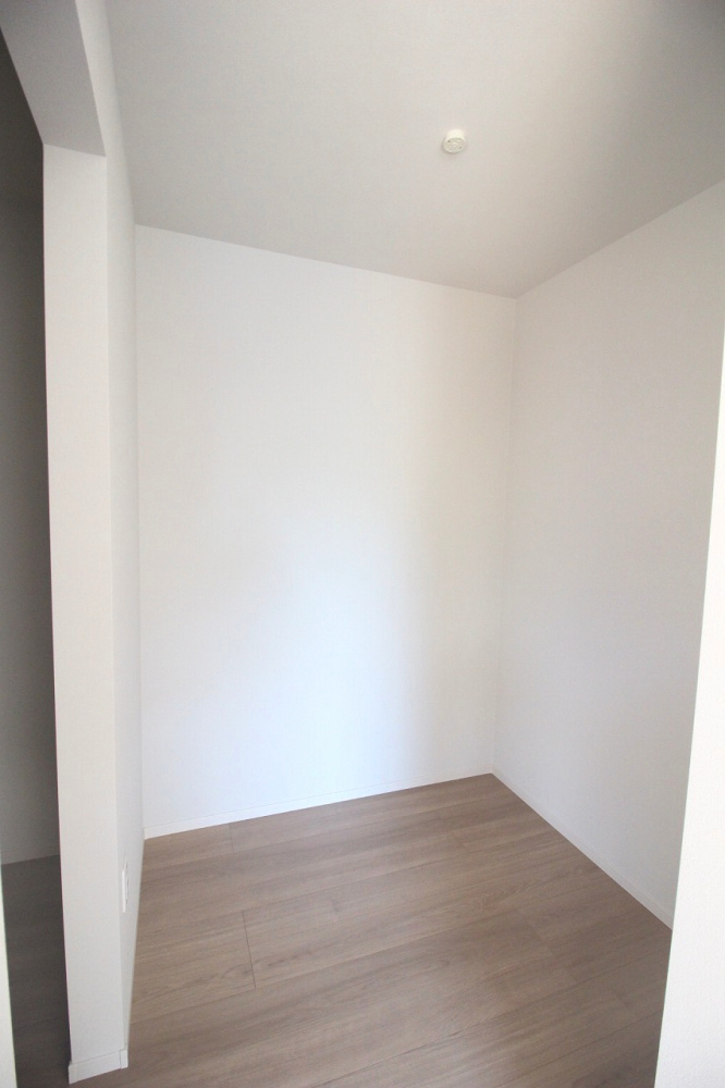 壬生町緑町1丁目　40期　2号棟の寝室|フリースペースは書斎やワークコーナーにぴったり！家族共有のスタディスペースとしても使えます◎