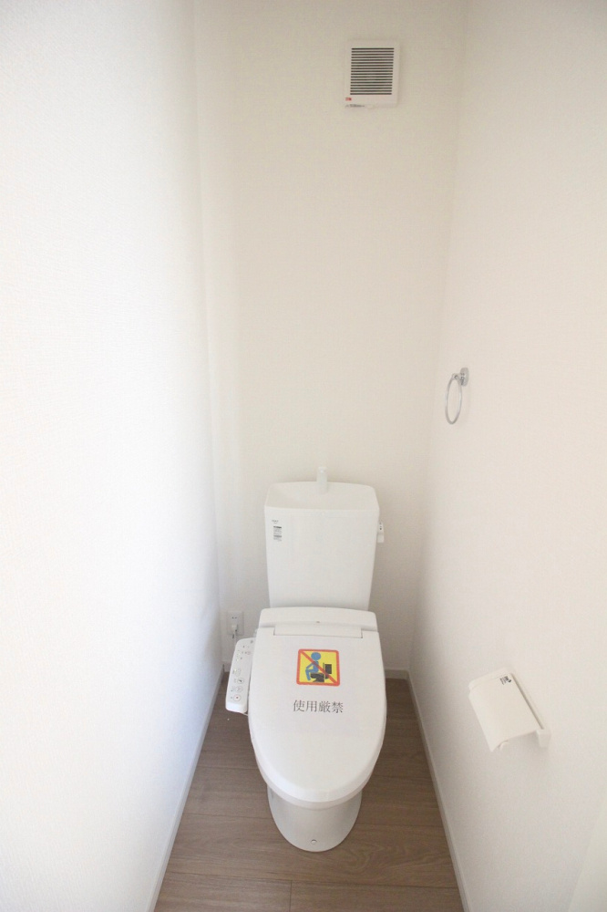 壬生町緑町1丁目　40期　2号棟のトイレ|2階にもトイレがあるので、朝の混雑時間もスムーズ！家族それぞれの生活リズムに合わせて使えて便利です♪