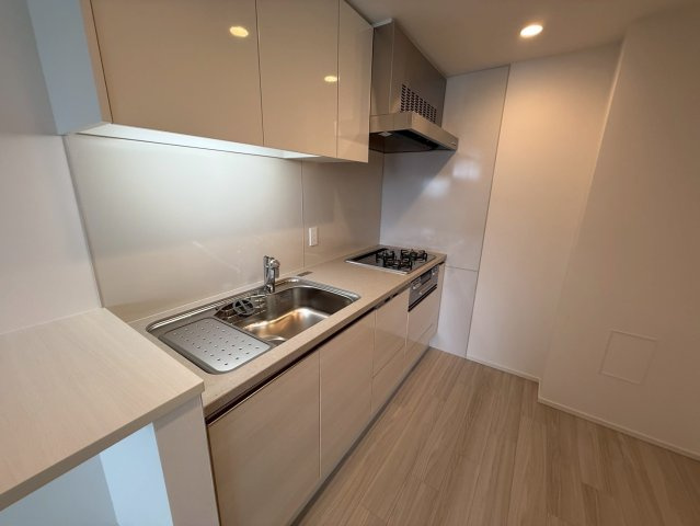 Brillia Tower 箕面船場 TOP OF THE HILLのキッチン