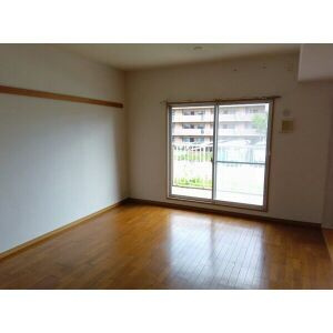 サンコート桃花台C棟の居間・リビング