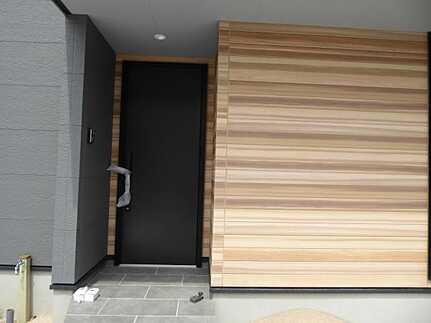 安佐北区亀山4丁目の玄関