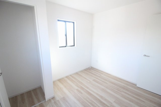壬生町緑町1丁目　40期　1号棟の子供部屋|クローゼット付きでお部屋がすっきり片付きます◎シンプルな間取りなので家具配置もしやすいですよ！