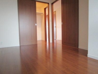 【洋室】 | サーパスシティ城山公園