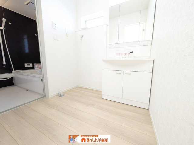 【独立洗面台】 | ＼即 見 学 可 能／涌谷町涌谷第４期　限定１棟 | 洗面所はドラム式の洗濯機を置いても大丈夫！