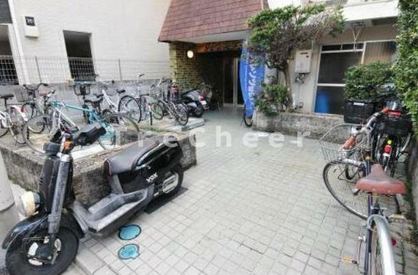 メゾンドシェリュバンのエントランス