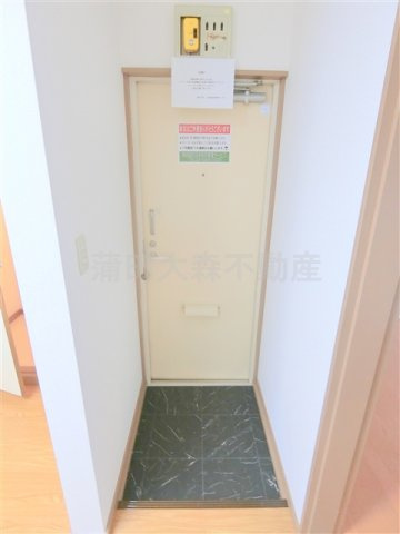 ファミールカツラの玄関