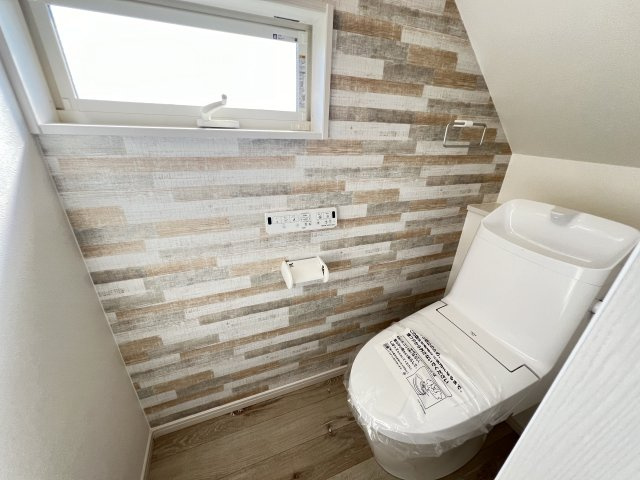 橿原市曲川3丁目全5区画のトイレ|温水洗浄便座付きトイレ