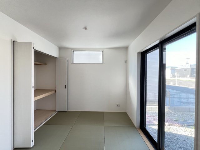 橿原市曲川3丁目全5区画の和室|洋風和室4.5帖　押入収納付き