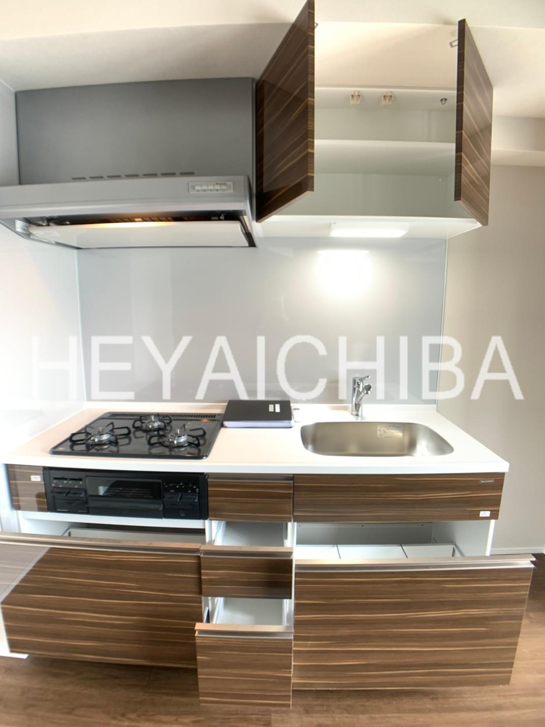 Anela Courtのキッチン