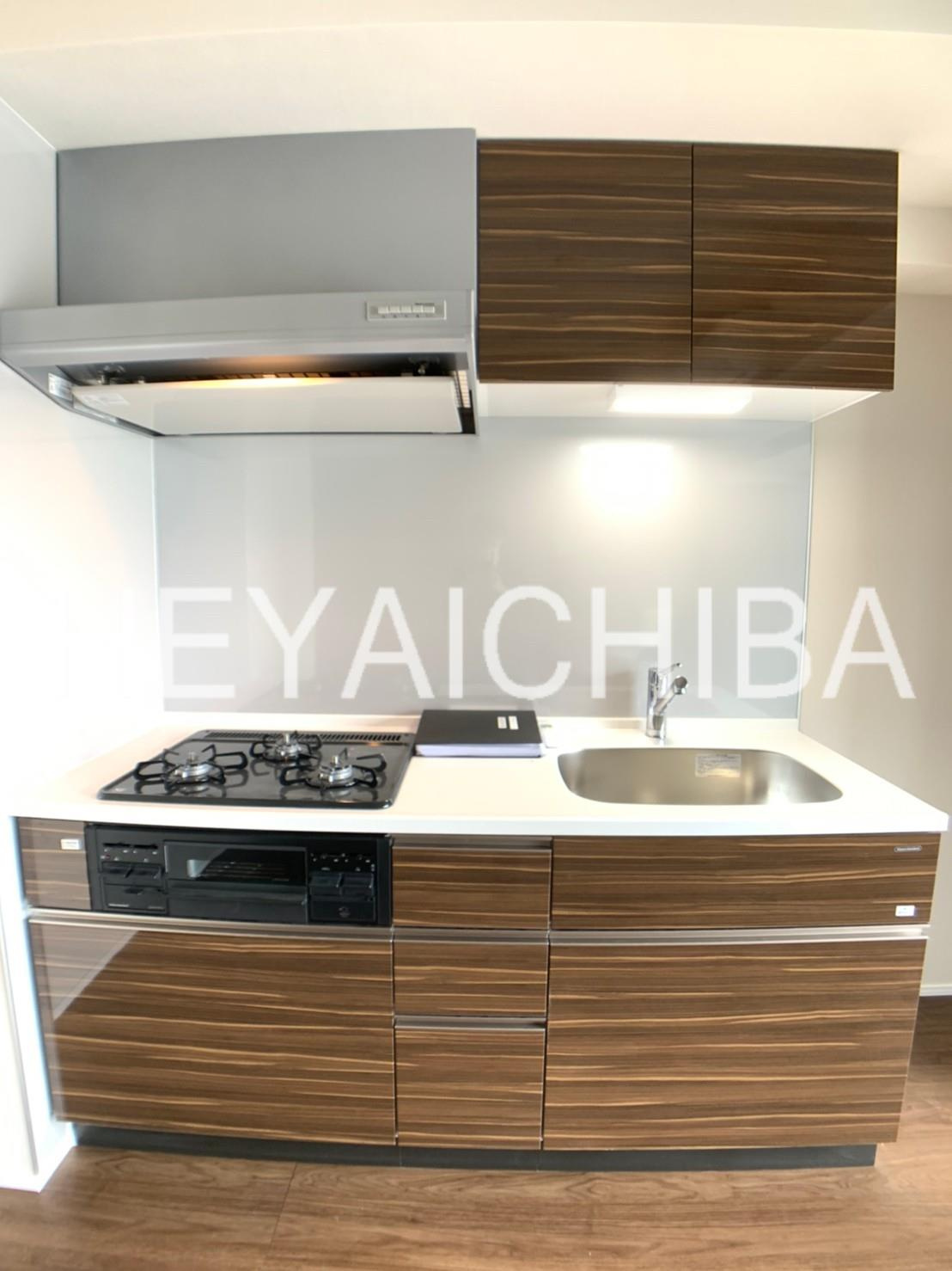 Anela Courtのキッチン