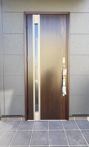 桜井市粟殿　第13期の玄関|シックな玄関ドア