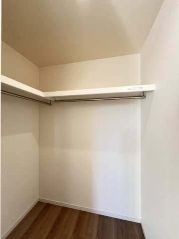 桜井市粟殿　第13期の収納|寝室のウォークインクローゼット