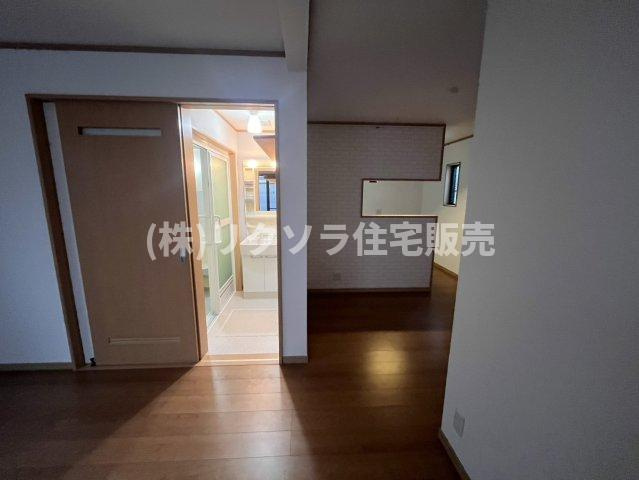 倉治2丁目　中古一戸建ての居間・リビング|LDK12.5帖
■物件内覧・資金計画相談・住宅ローン相談、リフォーム相談、お問合せ受付中■
※当日・翌日のご内覧、ご相談はお電話でのお問合せがスムーズです！