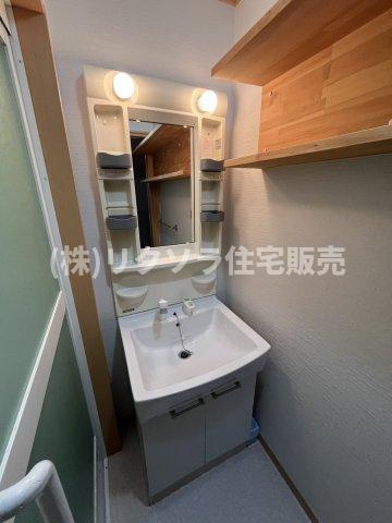 倉治2丁目　中古一戸建ての独立洗面台|■物件内覧・資金計画相談・住宅ローン相談、リフォーム相談、お問合せ受付中■
※当日・翌日のご内覧、ご相談はお電話でのお問合せがスムーズです！