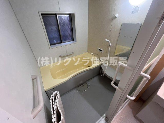 倉治2丁目　中古一戸建ての浴室|広々一坪タイプ
■物件内覧・資金計画相談・住宅ローン相談、リフォーム相談、お問合せ受付中■
※当日・翌日のご内覧、ご相談はお電話でのお問合せがスムーズです！