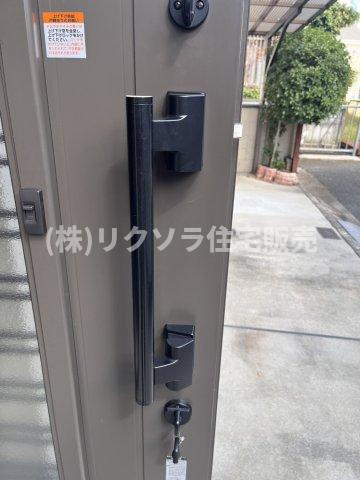 倉治2丁目　中古一戸建ての防犯設備|ツーシリンダー錠
■物件内覧・資金計画相談・住宅ローン相談、リフォーム相談、お問合せ受付中■
※当日・翌日のご内覧、ご相談はお電話でのお問合せがスムーズです！