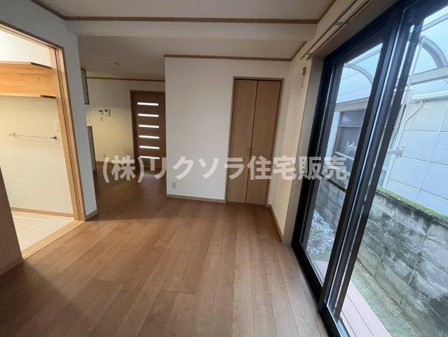 倉治2丁目　中古一戸建ての居間・リビング|LDK12.5帖
■物件内覧・資金計画相談・住宅ローン相談、リフォーム相談、お問合せ受付中■
※当日・翌日のご内覧、ご相談はお電話でのお問合せがスムーズです！