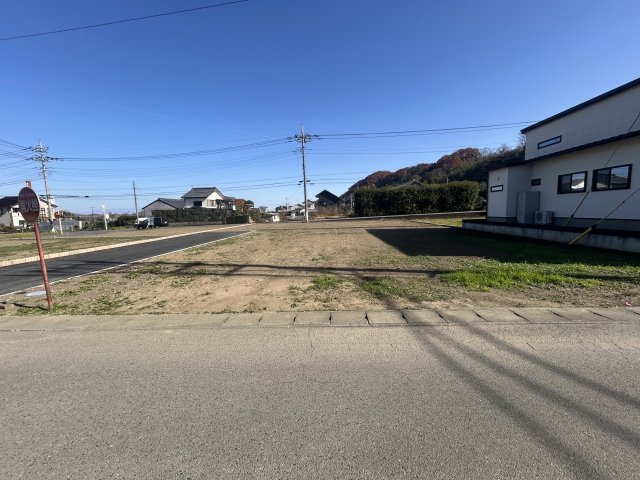 【前面道路含む現地写真】 | 富岡市上高瀬分譲地区画① | 前面道路含む現地写真です