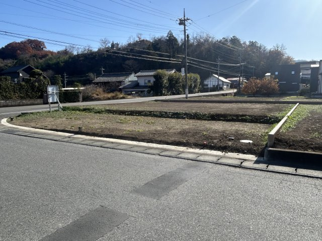 【前面道路含む現地写真】 | 富岡市上高瀬分譲地区画① | 前面道路含む現地写真です