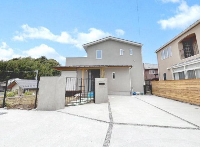 【成約】鎌倉市城廻　敷地広々和モダンの新築戸建ての駐車場