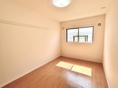 【内装】 | ハッピーヒル | 洋室