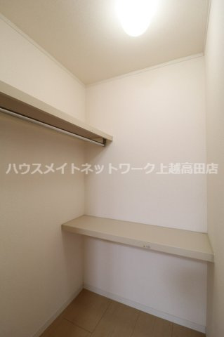 リュミエール Ｂの収納|ウォークインクローゼット