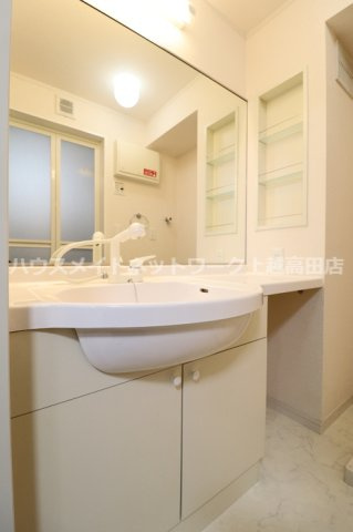 リュミエール Ｂの独立洗面台|カウンター付洗髪洗面化粧台