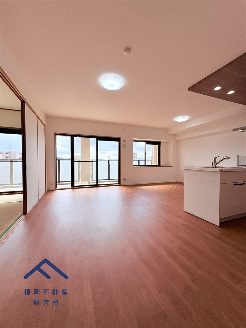 アンピール教育大前IIの居間・リビング