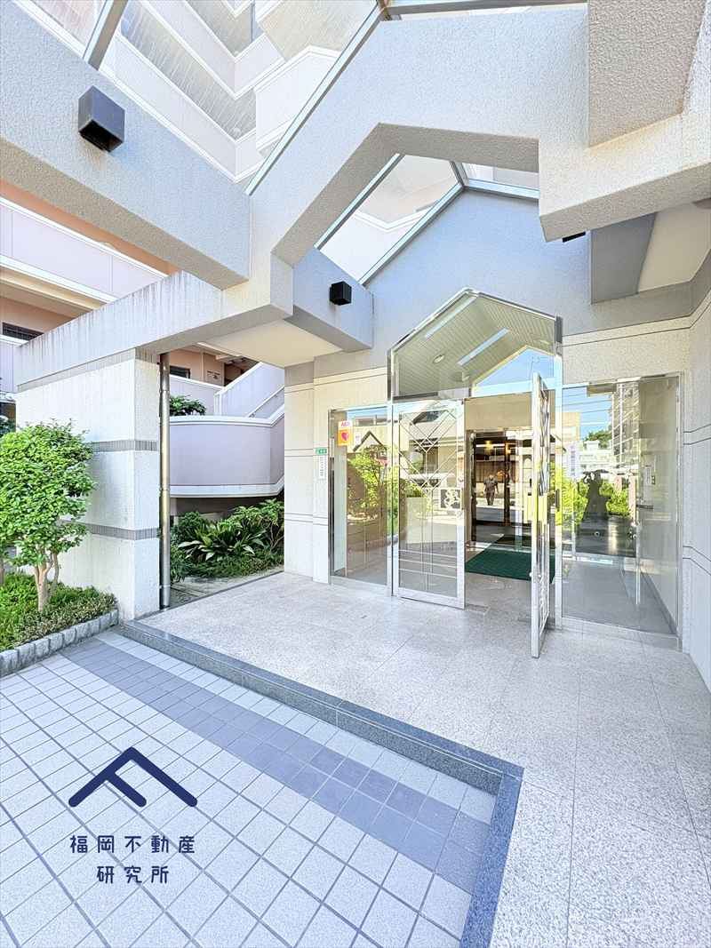 アンピール教育大前IIのエントランス